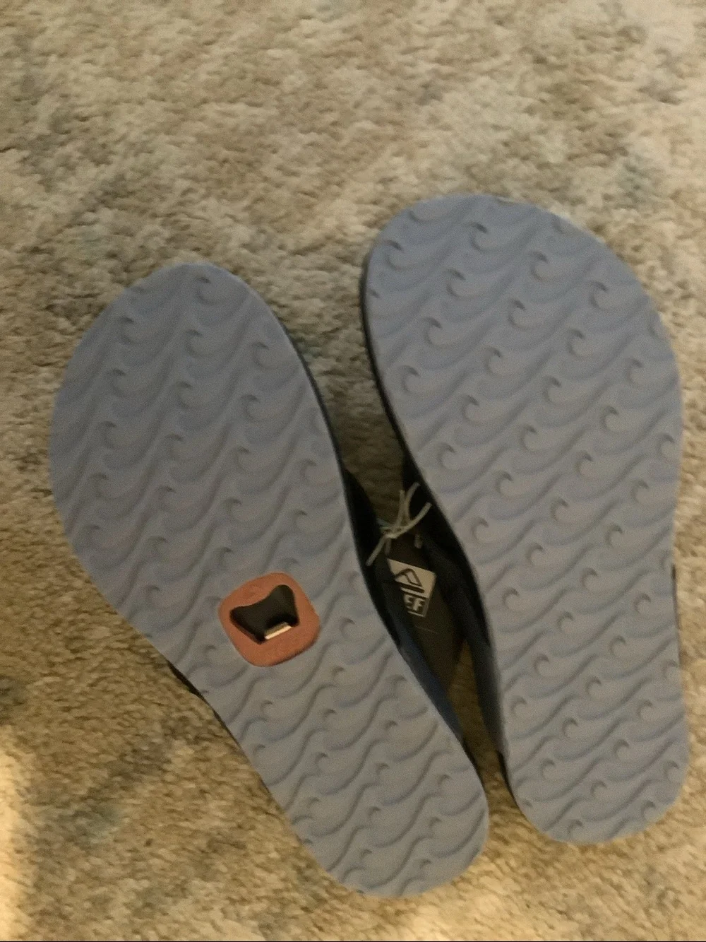 NWT! Faherty gender neutral flip flops